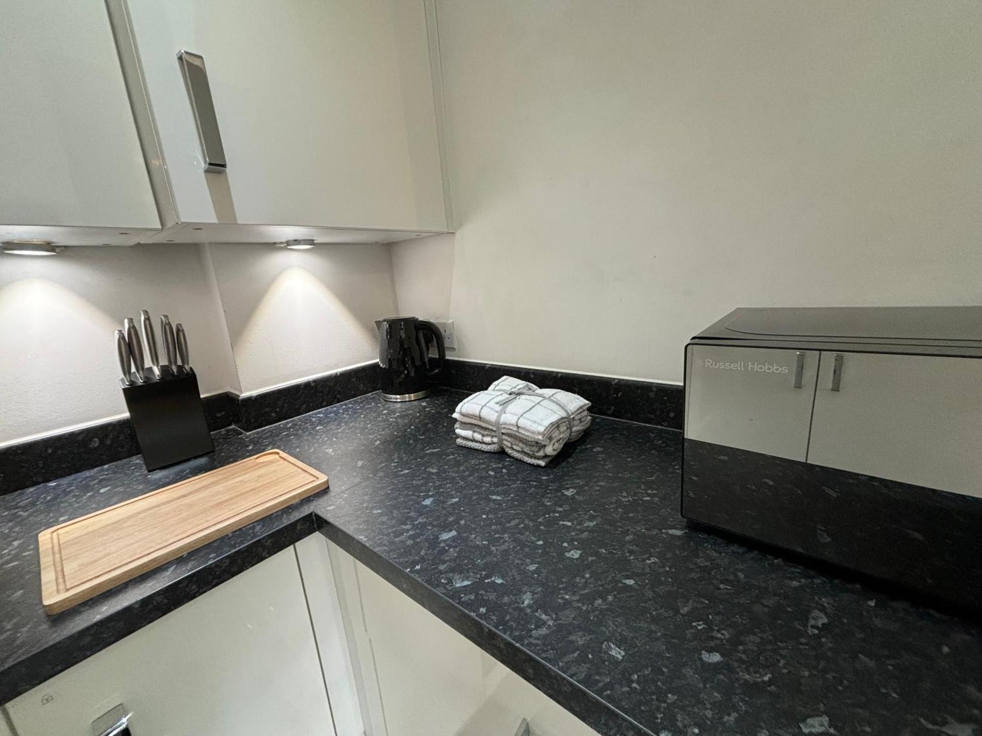 Apartment Luxury Canal-side Apartment, Hemel Hempstead, Free Parking, Perfect For Contractors *